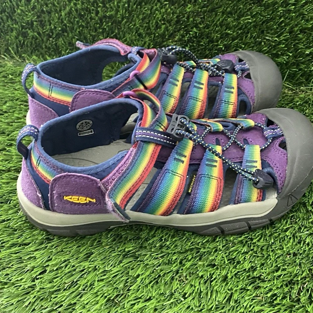 KEEN Kids Girl's Newport H2 Size 4 Closed Toe Water Sandals Purple Multi